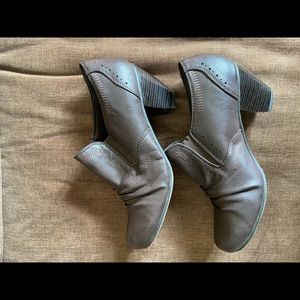Women’s fashion boots